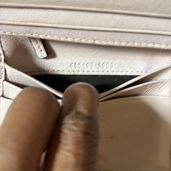 COPY - Small light pink Gucci wallet! Gold hardware!  COA included! - Picture 6 of 10